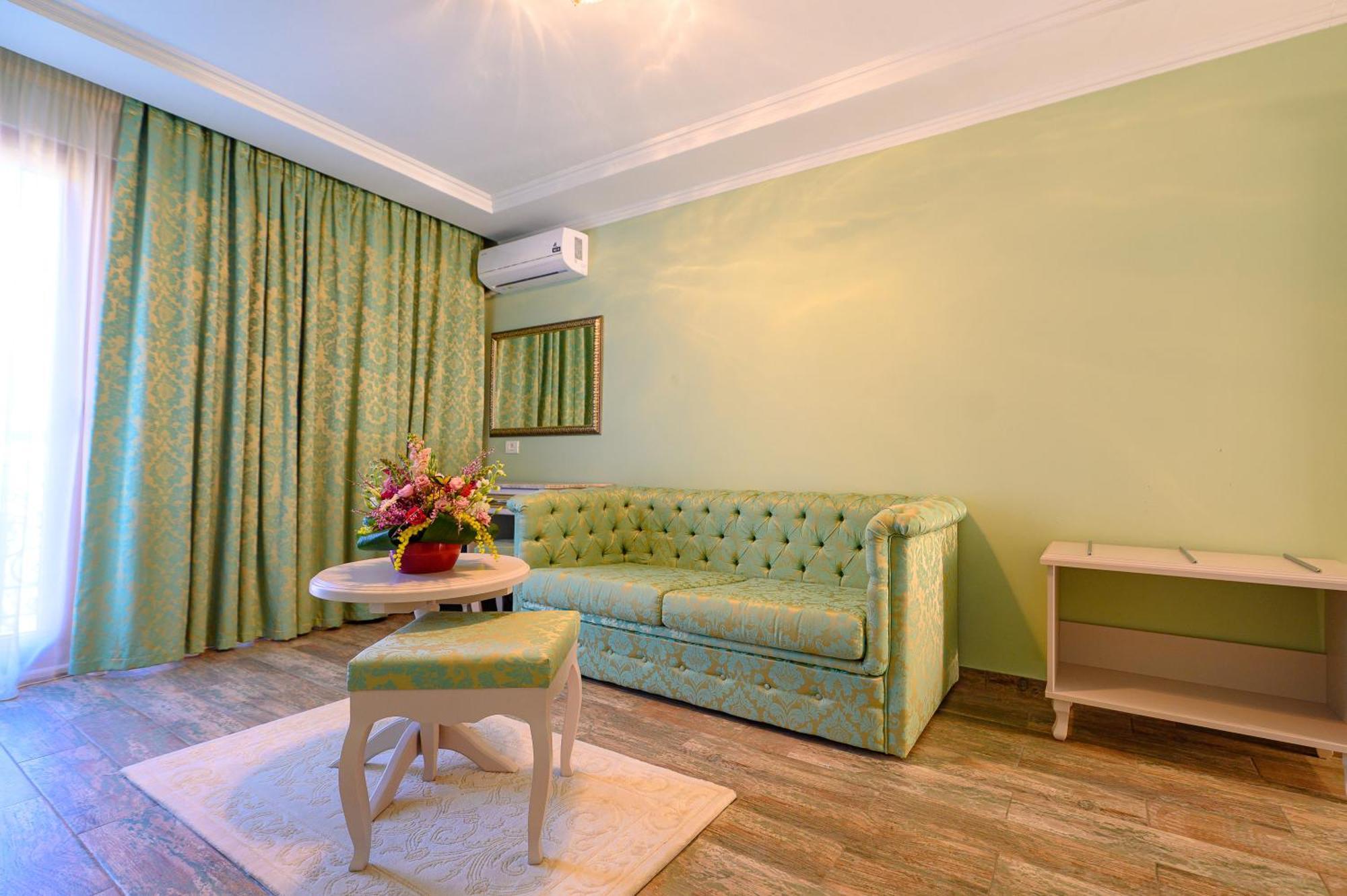 Complex Hotelier Iris-Mimoza Jupiter Exterior foto